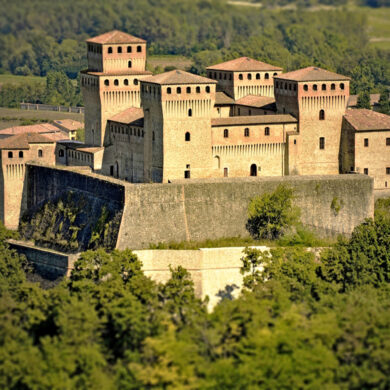 castello_di_torrechiara-parma travel guide