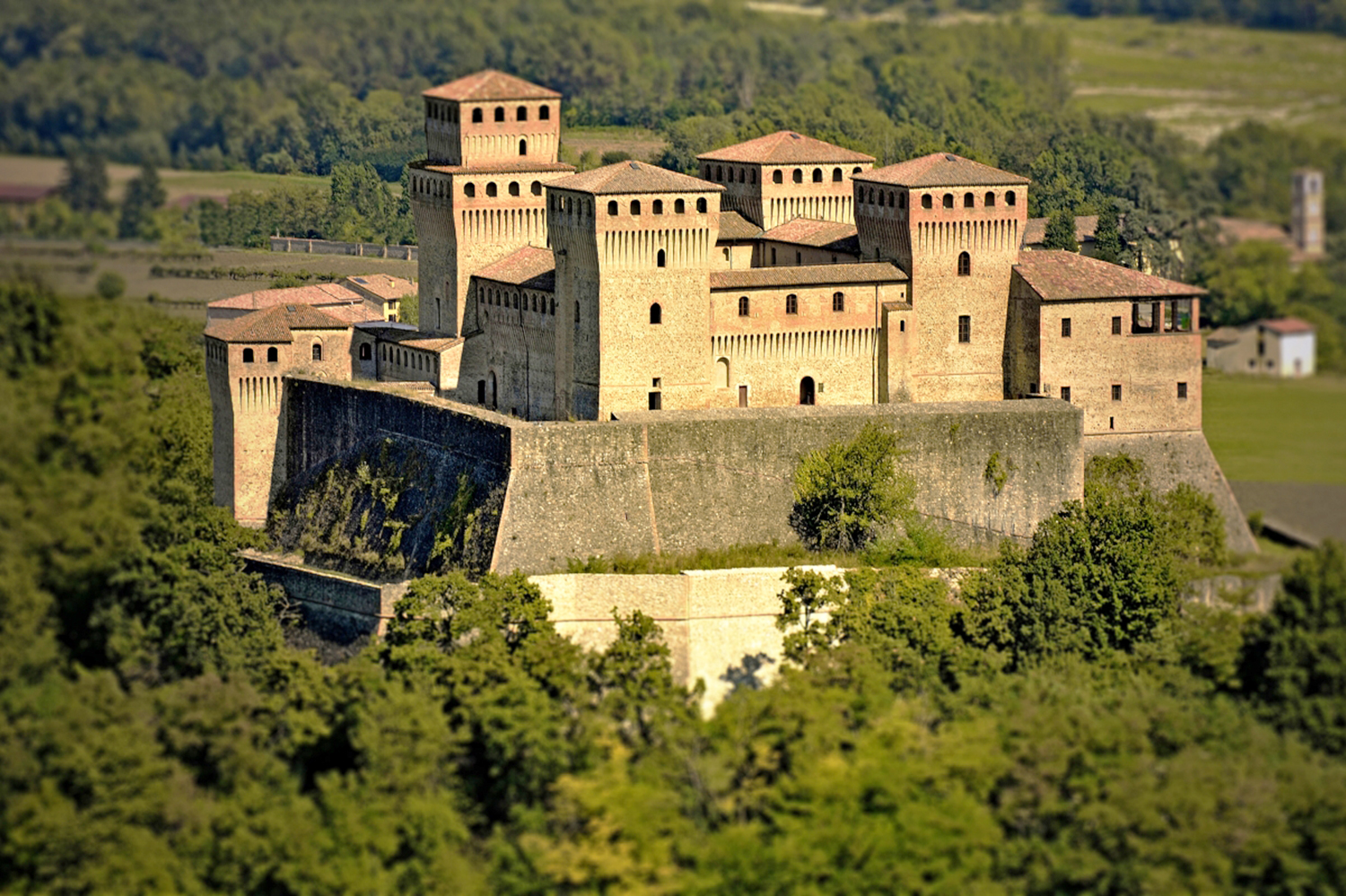 castello_di_torrechiara-parma travel guide