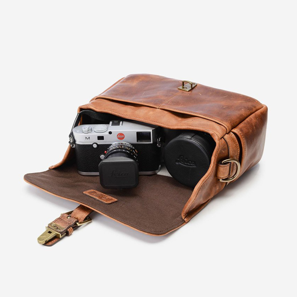 Leather camera bag best gifts for photographers